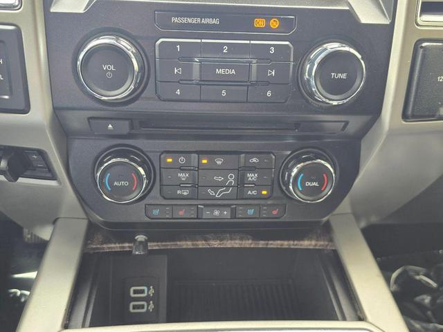 Photo of 2017 White Ford F-250