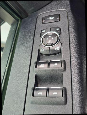 Photo of 2017 White Ford F-250
