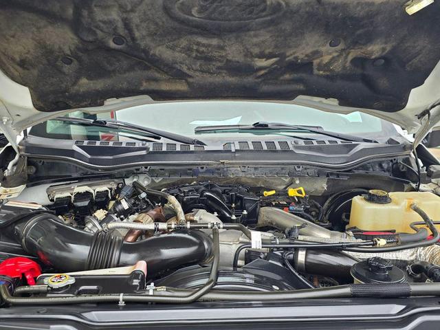 Photo of 2017 White Ford F-250