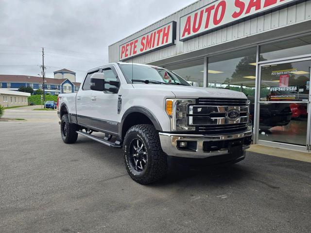 Photo of 2017 White Ford F-250