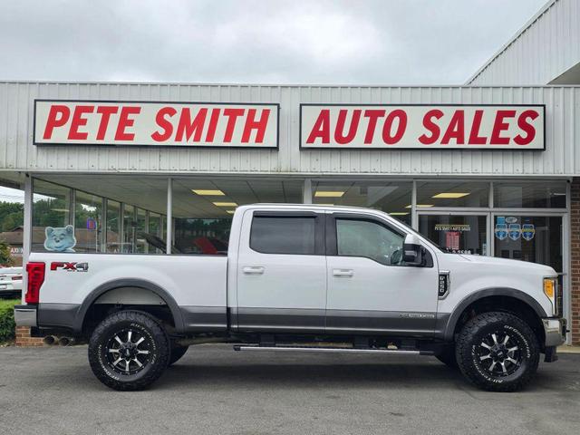Photo of 2017 White Ford F-250