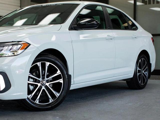 Photo of 2024 Pure White Volkswagen Jetta
