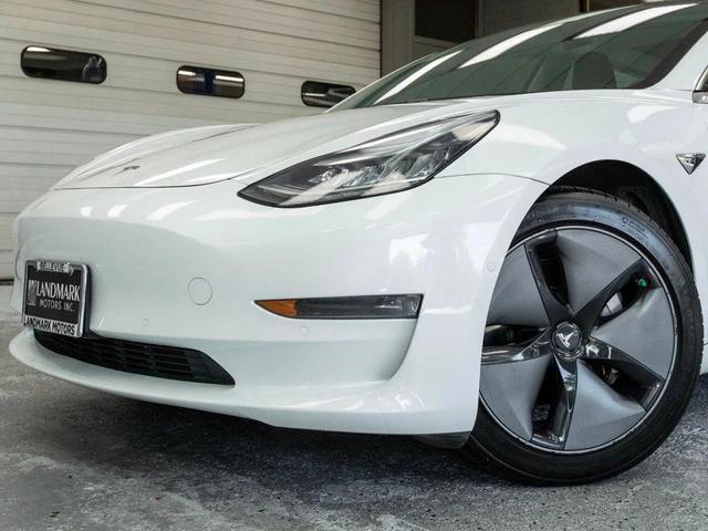 Photo of 2018 Pearl White Multi-Coat Tesla Model 3