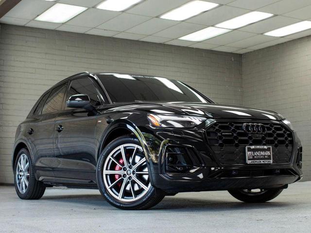 Photo of 2024 Mythos Black Metallic Audi Q5