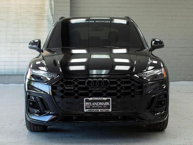 Photo of 2024 Mythos Black Metallic Audi Q5