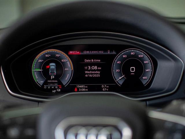 Photo of 2024 Mythos Black Metallic Audi Q5