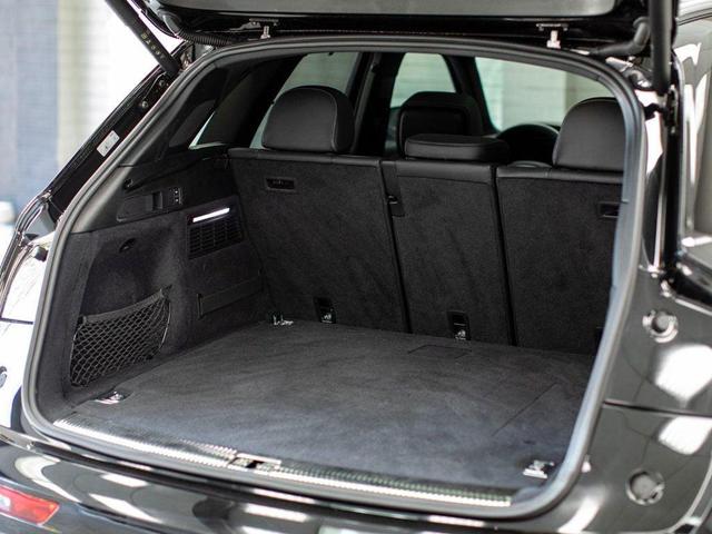 Photo of 2024 Mythos Black Metallic Audi Q5