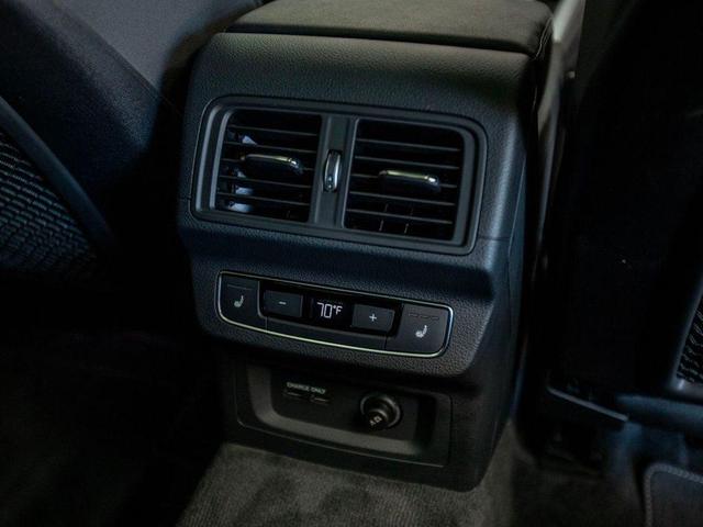 Photo of 2024 Mythos Black Metallic Audi Q5