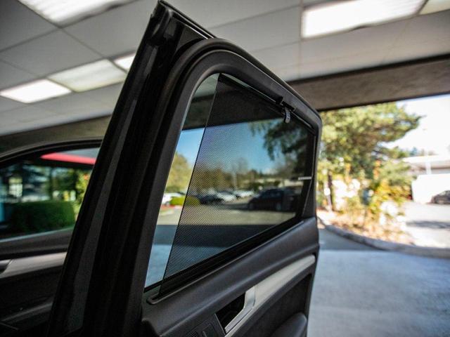 Photo of 2024 Mythos Black Metallic Audi Q5