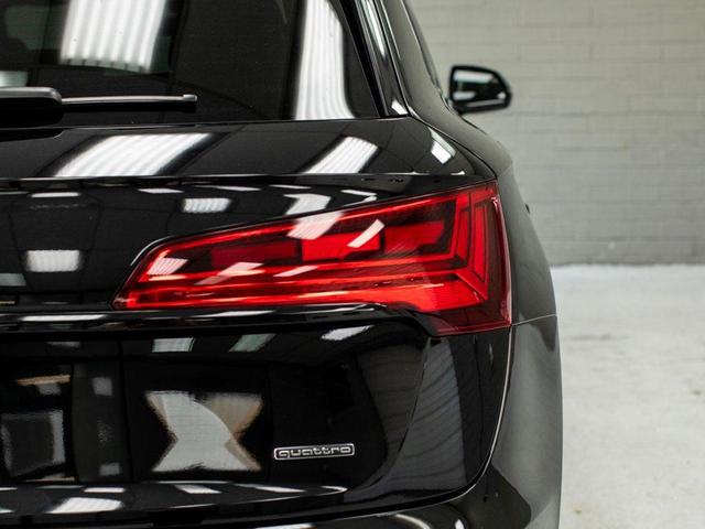Photo of 2024 Mythos Black Metallic Audi Q5