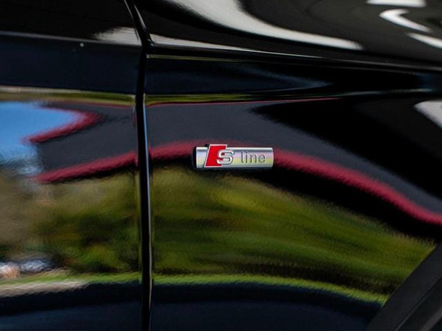 Photo of 2024 Mythos Black Metallic Audi Q5