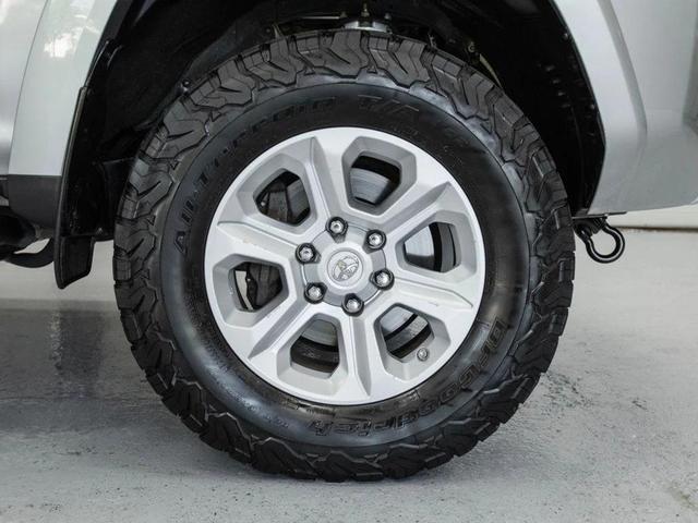 Photo of 2017 Classic Silver Metallic Toyota 4Runner