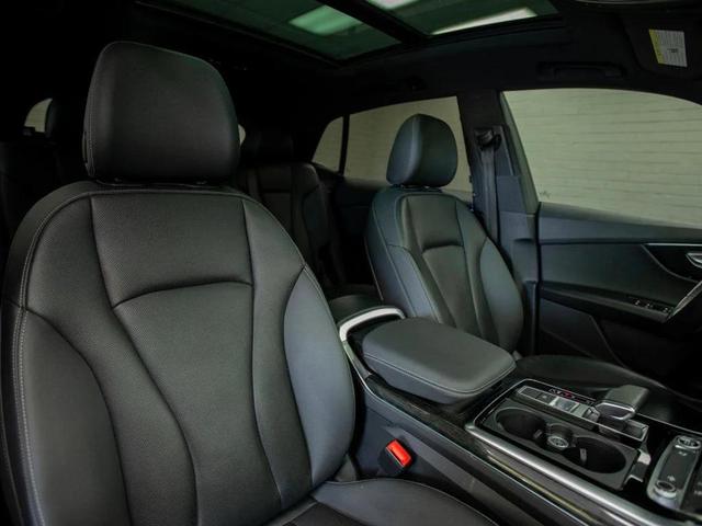 Photo of 2021 Navarra Blue Metallic Audi Q8