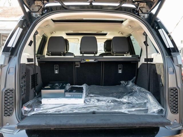 Photo of 2025 Carpathian Grey Land Rover Discovery