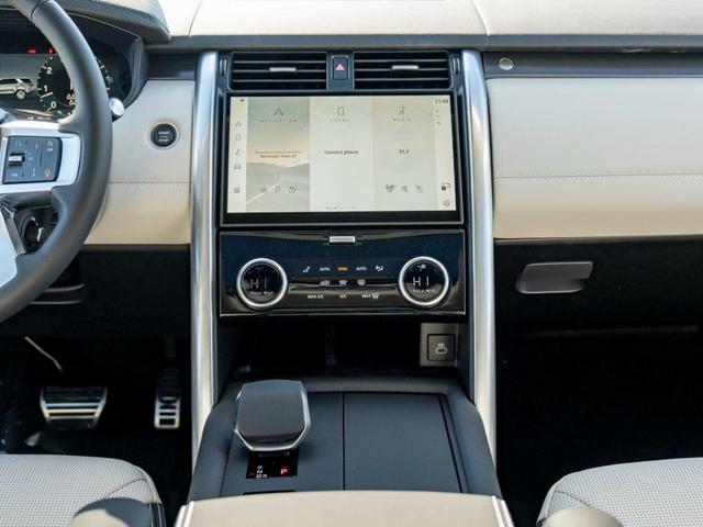 Photo of 2025 Carpathian Grey Land Rover Discovery