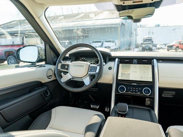 Photo of 2025 Carpathian Grey Land Rover Discovery