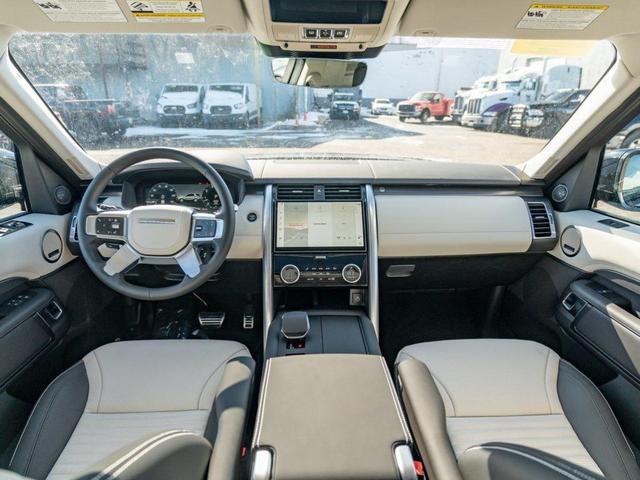 Photo of 2025 Carpathian Grey Land Rover Discovery
