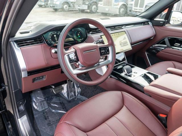 Photo of 2025 Santorini Black Land Rover Range Rover