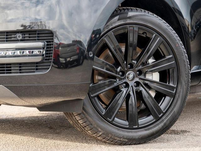 Photo of 2025 Santorini Black Land Rover Range Rover