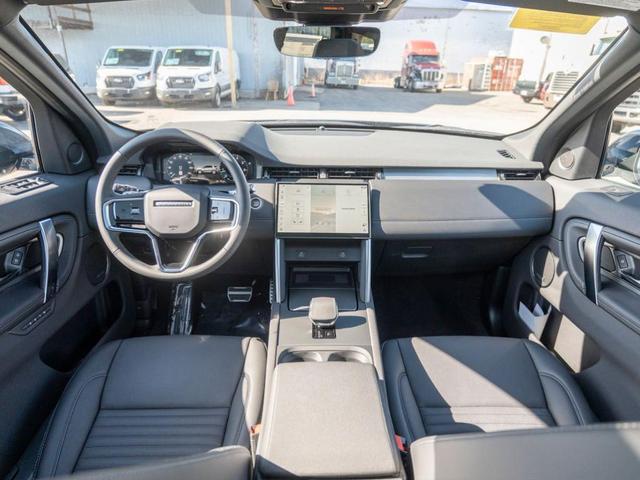 Photo of 2025 Santorini Black Land Rover Discovery Sport