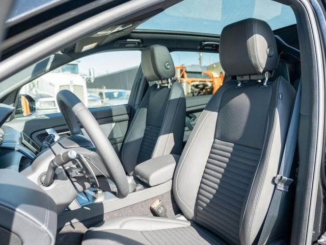 Photo of 2025 Santorini Black Land Rover Discovery Sport