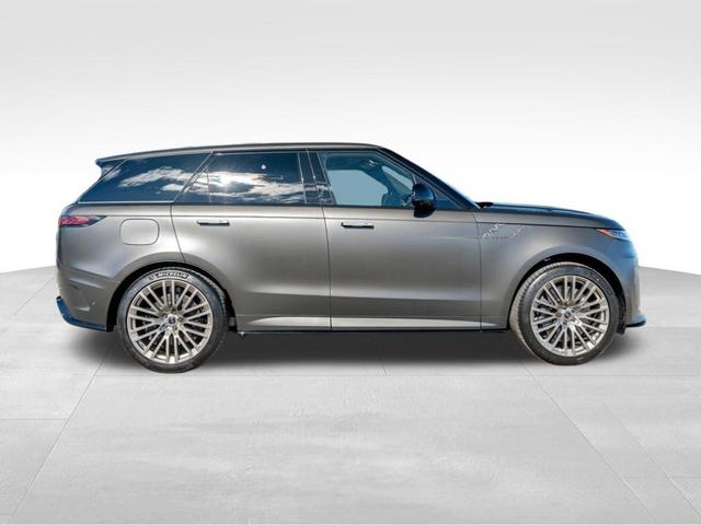 Photo of 2025 Match-To-Sample Black In Satin Finish Land Rover Range Rover Sport