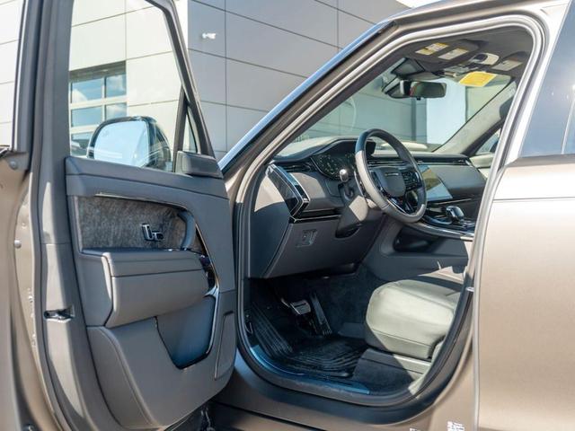 Photo of 2025 Match-To-Sample Black In Satin Finish Land Rover Range Rover Sport