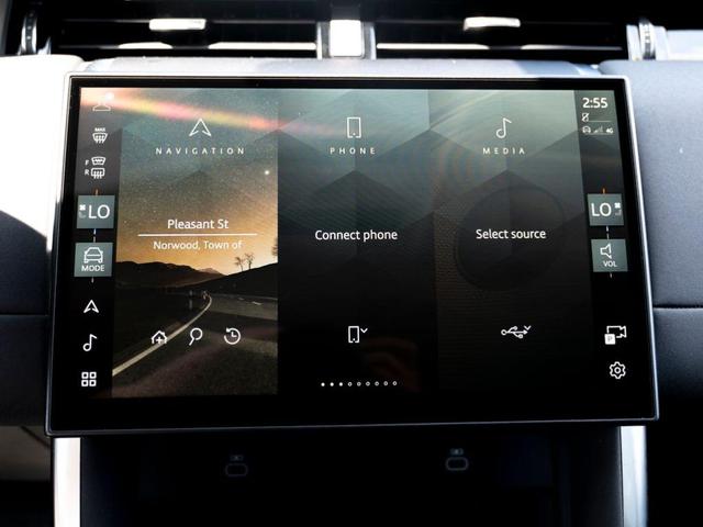 Photo of 2024 Santorini Black Land Rover Discovery Sport