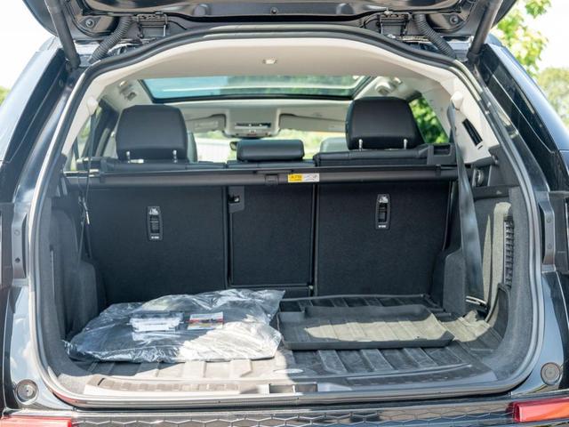 Photo of 2024 Santorini Black Land Rover Discovery Sport