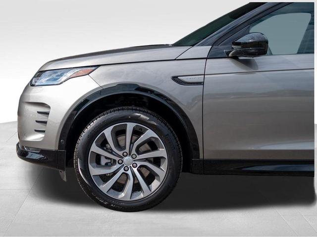 Photo of 2024 Silicon Silver Land Rover Discovery Sport