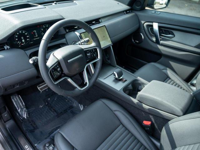 Photo of 2024 Silicon Silver Land Rover Discovery Sport
