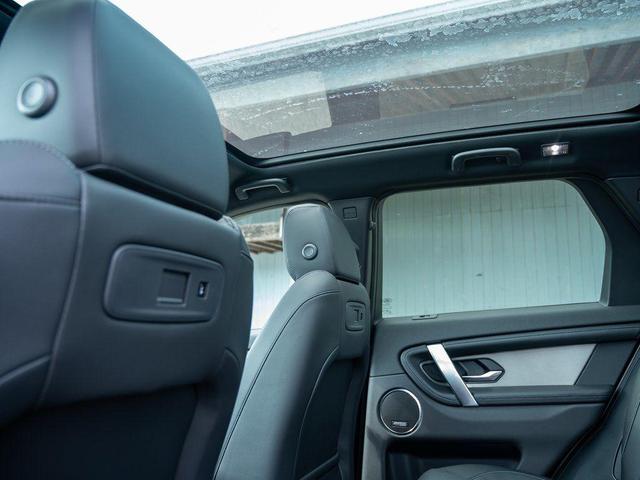 Photo of 2024 Silicon Silver Land Rover Discovery Sport