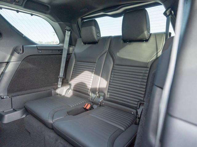 Photo of 2025 Eiger Grey Land Rover Discovery