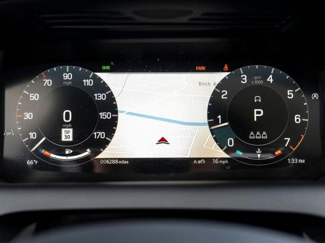 Photo of 2024 Fuji White Land Rover Discovery Sport