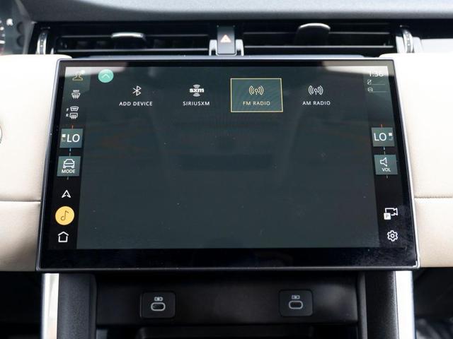 Photo of 2024 Fuji White Land Rover Discovery Sport