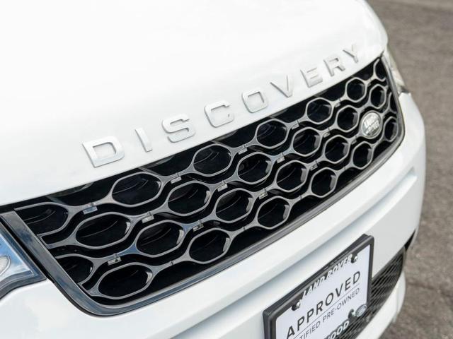 Photo of 2024 Fuji White Land Rover Discovery Sport