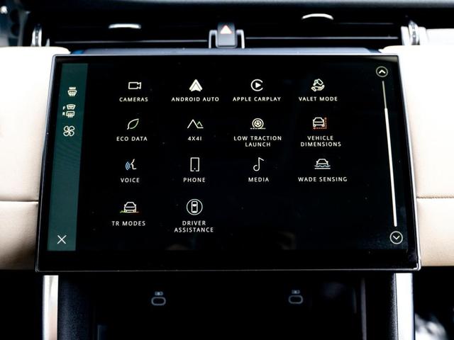 Photo of 2024 Fuji White Land Rover Discovery Sport