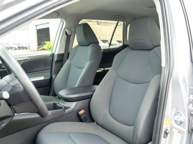 Photo of 2022 Silver Sky Metallic Toyota RAV4