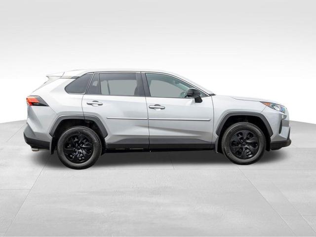 Photo of 2022 Silver Sky Metallic Toyota RAV4
