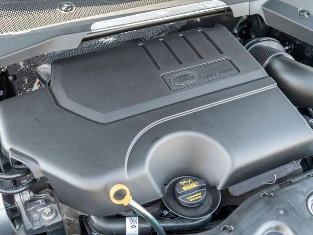Photo of 2025 Fuji White Land Rover Discovery Sport