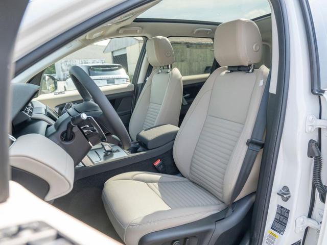 Photo of 2025 Fuji White Land Rover Discovery Sport