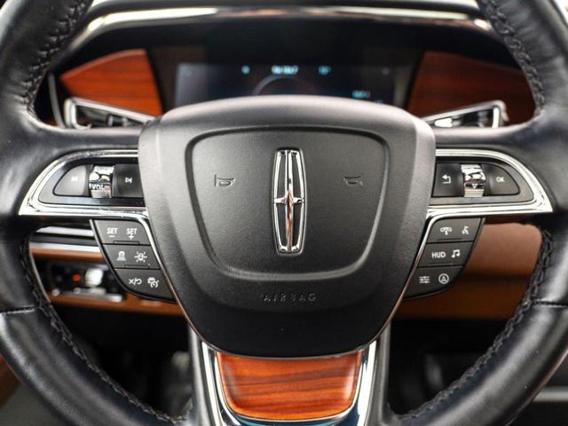 Photo of 2024 Pristine White Lincoln Navigator L