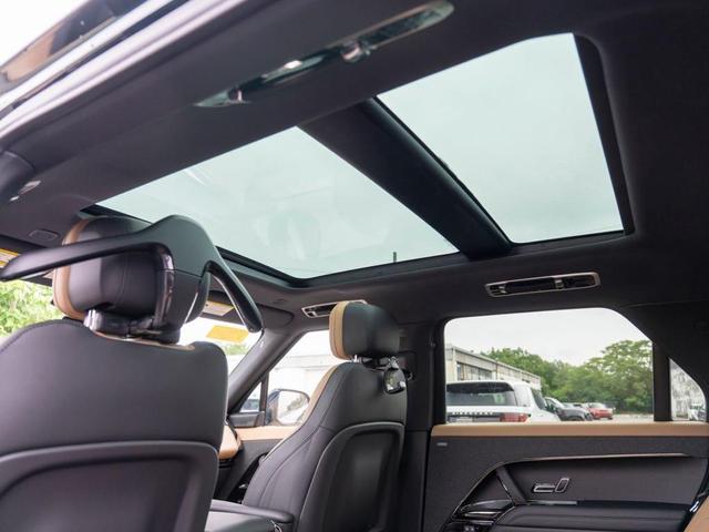 Photo of 2025 British Racing Green Land Rover Range Rover Sport