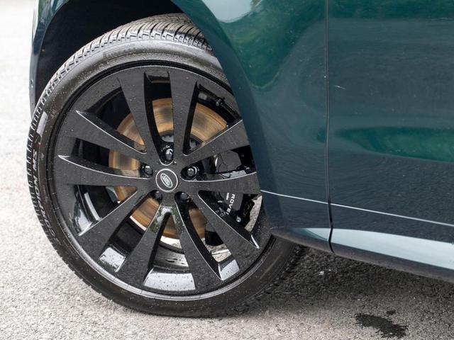 Photo of 2025 British Racing Green Land Rover Range Rover Sport