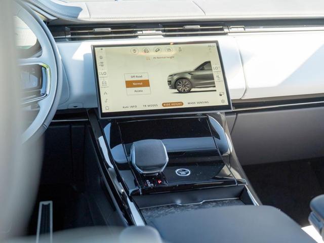 Photo of 2025 Santorini Black Land Rover Range Rover Sport