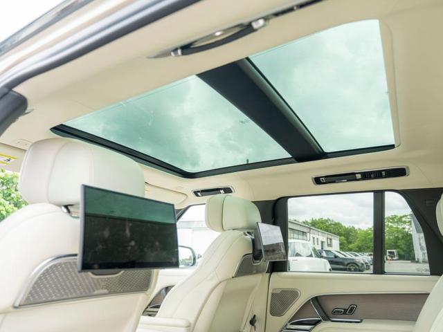 Photo of 2022 Sunset Gold Land Rover Range Rover