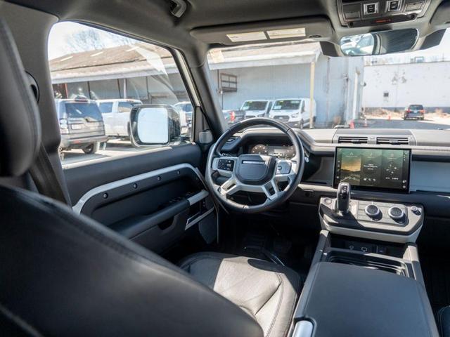 Photo of 2024 Fuji White Land Rover Defender