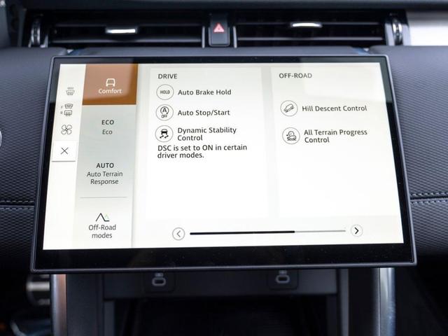 Photo of 2024 Fuji White Land Rover Discovery Sport