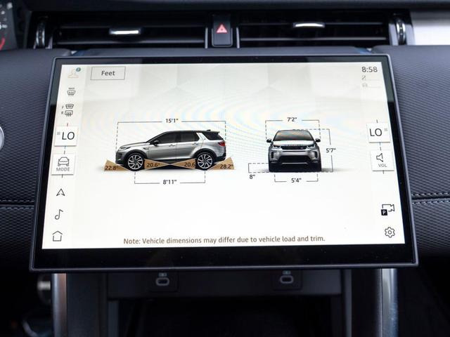 Photo of 2024 Fuji White Land Rover Discovery Sport