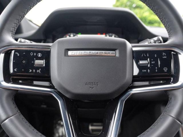 Photo of 2024 Fuji White Land Rover Discovery Sport